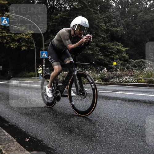 13.09.2026 - Stadtparktriathlon H.Heesch http://msf.ph/oto/10279540 13.09.2026 09:01:55 Radfahren 47, 49 meine-sportfotos.de