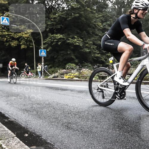 13.09.2026 - Stadtparktriathlon H.Heesch http://msf.ph/oto/10279554 13.09.2026 10:26:25 Radfahren 359, 368 meine-sportfotos.de