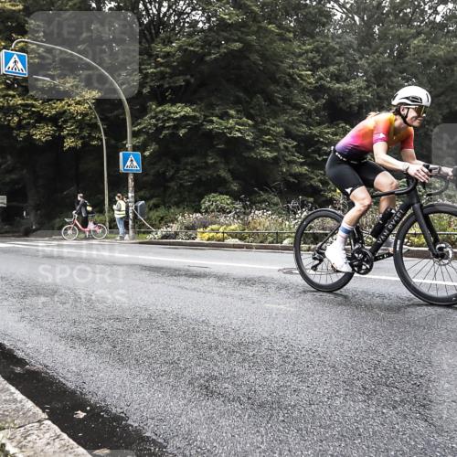 13.09.2026 - Stadtparktriathlon H.Heesch http://msf.ph/oto/10279557 13.09.2026 10:26:25 Radfahren 359, 368 meine-sportfotos.de