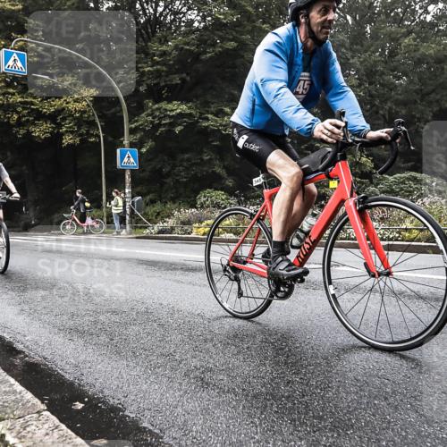 13.09.2026 - Stadtparktriathlon H.Heesch http://msf.ph/oto/10279575 13.09.2026 10:26:40 Radfahren 221, 251, 269, 292, 345, 463 meine-sportfotos.de