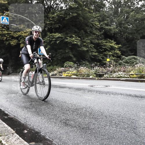 13.09.2026 - Stadtparktriathlon H.Heesch http://msf.ph/oto/10279596 13.09.2026 10:26:52 Radfahren 329, 382, 399 meine-sportfotos.de