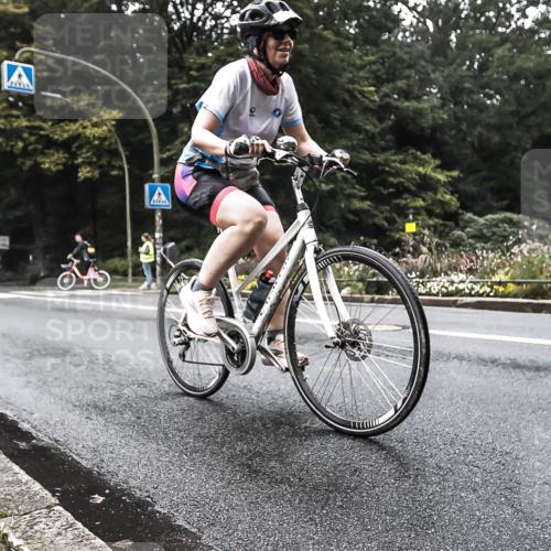 13.09.2026 - Stadtparktriathlon H.Heesch http://msf.ph/oto/10279602 13.09.2026 10:26:57 Radfahren 278, 337, 451 meine-sportfotos.de
