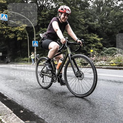 13.09.2026 - Stadtparktriathlon H.Heesch http://msf.ph/oto/10279624 13.09.2026 10:27:07 Radfahren 233, 243, 405, 412 meine-sportfotos.de