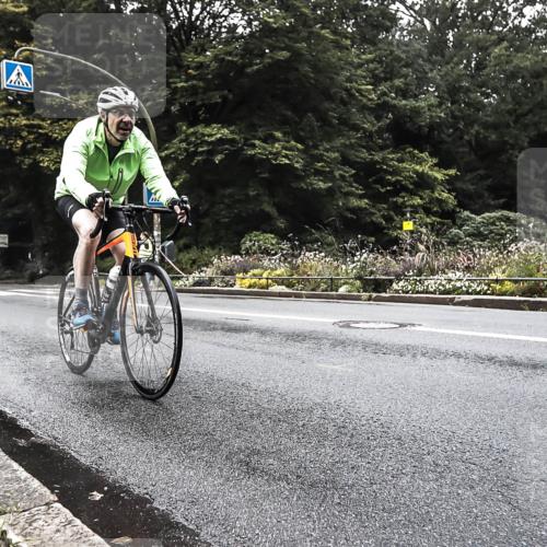 13.09.2026 - Stadtparktriathlon H.Heesch http://msf.ph/oto/10279629 13.09.2026 10:27:08 Radfahren 233, 243, 405, 412 meine-sportfotos.de