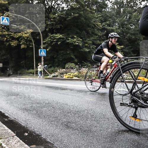 13.09.2026 - Stadtparktriathlon H.Heesch http://msf.ph/oto/10279643 13.09.2026 10:27:12 Radfahren 243, 305, 309, 394, 405, 459 meine-sportfotos.de