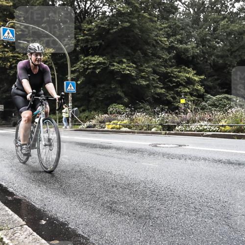 13.09.2026 - Stadtparktriathlon H.Heesch http://msf.ph/oto/10279651 13.09.2026 10:27:14 Radfahren 305, 309, 394, 459 meine-sportfotos.de