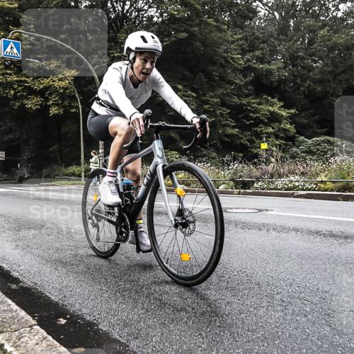 13.09.2026 - Stadtparktriathlon H.Heesch http://msf.ph/oto/10279657 13.09.2026 10:27:20 Radfahren 254, 274, 389, 402 meine-sportfotos.de