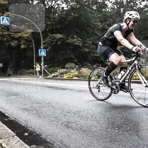 13.09.2026 - Stadtparktriathlon H.Heesch http://msf.ph/oto/10279670 13.09.2026 10:28:14 Radfahren 229, 347, 439 meine-sportfotos.de