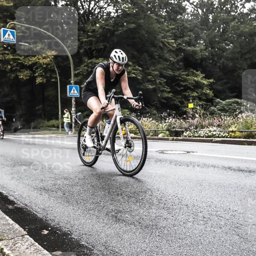 13.09.2026 - Stadtparktriathlon H.Heesch http://msf.ph/oto/10279673 13.09.2026 10:28:16 Radfahren 229, 347, 439 meine-sportfotos.de