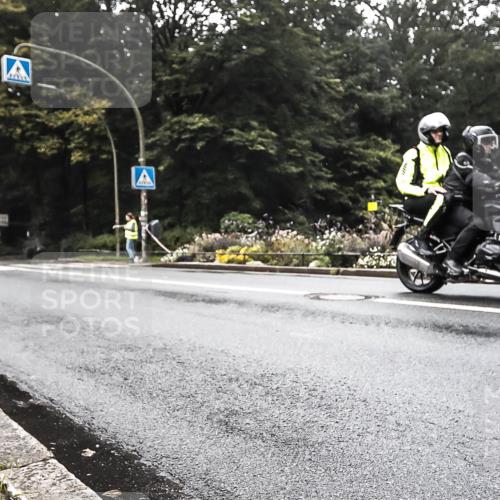 13.09.2026 - Stadtparktriathlon H.Heesch http://msf.ph/oto/10279679 13.09.2026 10:28:18 Radfahren 229, 383, 439 meine-sportfotos.de