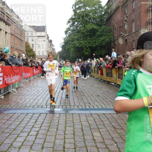 13.09.2026 - Kiel Lauf Yannick Fuchs http://msf.ph/oto/10279685 13.09.2026 08:52:48 Ziel 1799, 2402, 2609, 4158, 4668, 5121, 5147, 5334, 5405, 6210, 6283, 7025, 7423, 7611, 7894, 8745, 10414, 10991, 11248, 12397, 12454, 12488, 1647, 1809, 2613, 3782, 3871, 5075, 6517, 6937, 7881, 9381, 10102, 10396, 10779, 11752, 12460, 237, 1263, 4756, 5149, 5342, 5373, 6579, 7085, 8018, 8510, 8601, 10024, 10627, 11706, 2015, 3178, 3871, 7034, 8477, 8736, 10102, 10826 meine-sportfotos.de