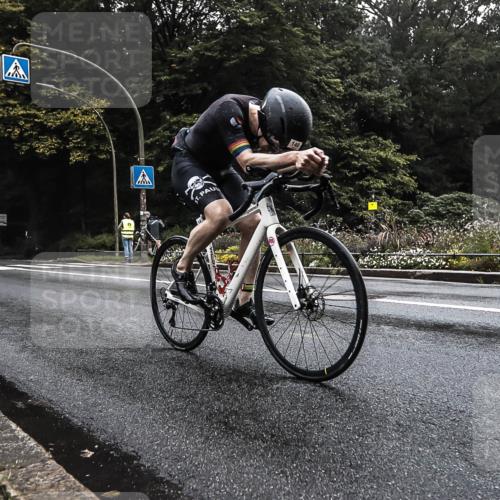 13.09.2026 - Stadtparktriathlon H.Heesch http://msf.ph/oto/10279692 13.09.2026 09:04:57 Radfahren 11, 26, 139, 140 meine-sportfotos.de