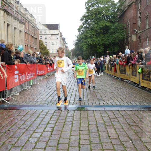13.09.2026 - Kiel Lauf Yannick Fuchs http://msf.ph/oto/10279697 13.09.2026 08:52:48 Ziel 1799, 2402, 2609, 4158, 4668, 5121, 5147, 5334, 5405, 6210, 6283, 7025, 7423, 7611, 7894, 8745, 10414, 10991, 11248, 12397, 12454, 12488, 1647, 1809, 2613, 3782, 3871, 5075, 6517, 6937, 7881, 9381, 10102, 10396, 10779, 11752, 12460, 237, 1263, 4756, 5149, 5342, 5373, 6579, 7085, 8018, 8510, 8601, 10024, 10627, 11706, 2015, 3178, 3871, 7034, 8477, 8736, 10102, 10826 meine-sportfotos.de