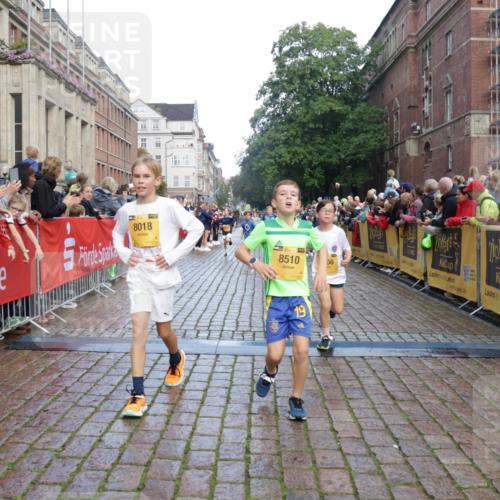 13.09.2026 - Kiel Lauf Yannick Fuchs http://msf.ph/oto/10279707 13.09.2026 08:52:49 Ziel 1799, 2402, 2609, 4158, 4668, 5121, 5147, 5334, 5405, 6210, 6283, 7025, 7423, 7611, 7894, 8745, 10024, 10414, 10991, 11248, 12397, 12454, 12488, 1647, 1809, 2613, 3782, 3871, 5075, 6517, 6937, 7881, 7894, 9381, 10102, 10396, 10779, 11752, 12460, 237, 1263, 4756, 5149, 5342, 5373, 6579, 7085, 8018, 8510, 8601, 10627, 11706, 2015, 3178, 3871, 6937, 7034, 8477, 8736, 10102, 11752 meine-sportfotos.de