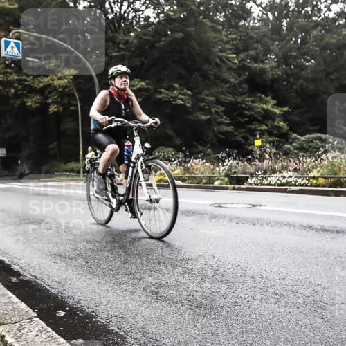 13.09.2026 - Stadtparktriathlon H.Heesch http://msf.ph/oto/10279737 13.09.2026 10:28:38 Radfahren 377, 423 meine-sportfotos.de