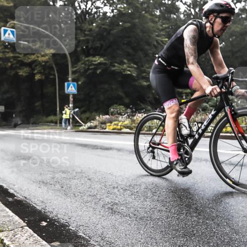 13.09.2026 - Stadtparktriathlon H.Heesch http://msf.ph/oto/10279745 13.09.2026 10:29:03 Radfahren 335, 354, 452 meine-sportfotos.de
