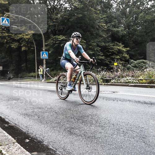 13.09.2026 - Stadtparktriathlon H.Heesch http://msf.ph/oto/10279771 13.09.2026 10:29:12 Radfahren 334, 344, 419, 420, 429, 460 meine-sportfotos.de