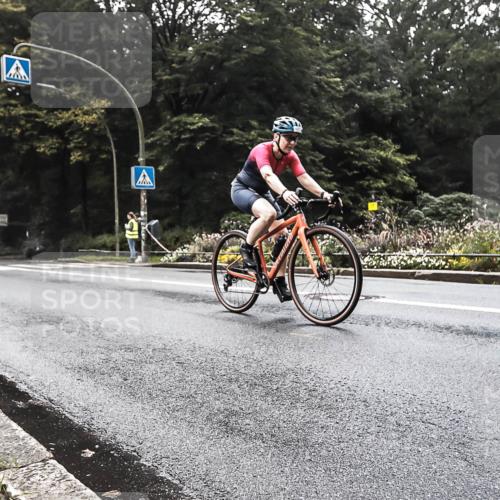 13.09.2026 - Stadtparktriathlon H.Heesch http://msf.ph/oto/10279777 13.09.2026 10:29:14 Radfahren 344, 415, 419, 420, 460 meine-sportfotos.de
