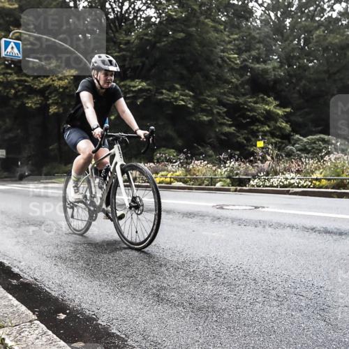 13.09.2026 - Stadtparktriathlon H.Heesch http://msf.ph/oto/10279780 13.09.2026 10:29:16 Radfahren 344, 415, 420, 460 meine-sportfotos.de