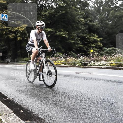 13.09.2026 - Stadtparktriathlon H.Heesch http://msf.ph/oto/10279811 13.09.2026 10:29:52 Radfahren 237, 353, 410, 462 meine-sportfotos.de