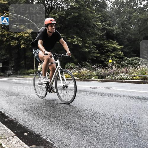 13.09.2026 - Stadtparktriathlon H.Heesch http://msf.ph/oto/10279812 13.09.2026 10:29:54 Radfahren 237, 410, 462 meine-sportfotos.de