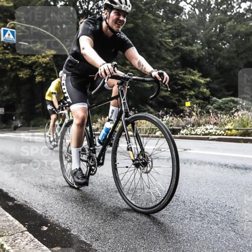 13.09.2026 - Stadtparktriathlon H.Heesch http://msf.ph/oto/10279822 13.09.2026 10:30:16 Radfahren 294, 299 meine-sportfotos.de