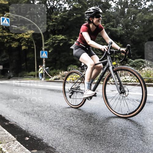 13.09.2026 - Stadtparktriathlon H.Heesch http://msf.ph/oto/10279844 13.09.2026 10:30:45 Radfahren 324, 461 meine-sportfotos.de