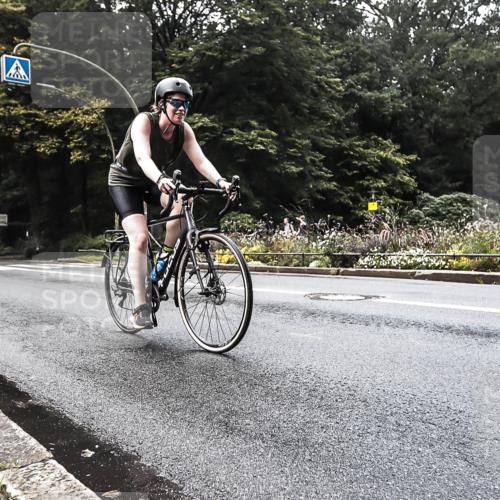 13.09.2026 - Stadtparktriathlon H.Heesch http://msf.ph/oto/10279852 13.09.2026 10:30:55 Radfahren 331, 357, 422, 428, 457 meine-sportfotos.de
