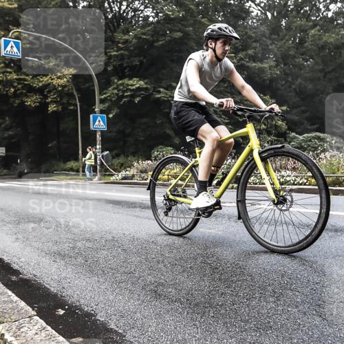 13.09.2026 - Stadtparktriathlon H.Heesch http://msf.ph/oto/10279897 13.09.2026 10:31:53 Radfahren 332, 407 meine-sportfotos.de