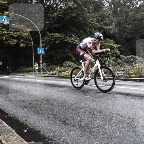 13.09.2026 - Stadtparktriathlon H.Heesch http://msf.ph/oto/10279904 13.09.2026 09:07:28 Radfahren 10, 20, 106, 198, 201 meine-sportfotos.de