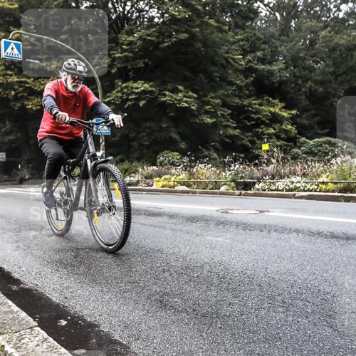 13.09.2026 - Stadtparktriathlon H.Heesch http://msf.ph/oto/10279919 13.09.2026 10:32:30 Radfahren 224, 277, 295 meine-sportfotos.de