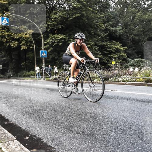 13.09.2026 - Stadtparktriathlon H.Heesch http://msf.ph/oto/10279938 13.09.2026 10:33:03 Radfahren 248, 348 meine-sportfotos.de