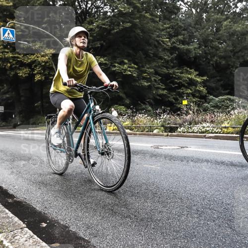 13.09.2026 - Stadtparktriathlon H.Heesch http://msf.ph/oto/10279948 13.09.2026 10:33:14 Radfahren 230, 408, 509 meine-sportfotos.de