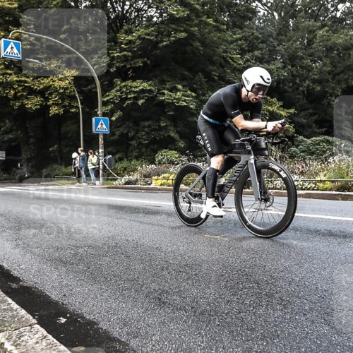 13.09.2026 - Stadtparktriathlon H.Heesch http://msf.ph/oto/10279984 13.09.2026 10:34:11 Radfahren 421, 502 meine-sportfotos.de