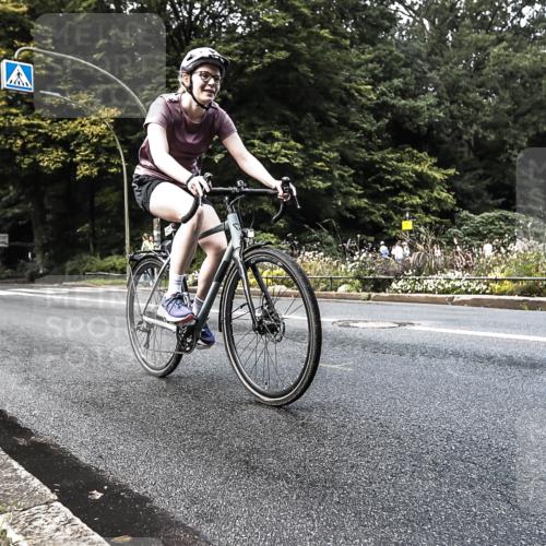 13.09.2026 - Stadtparktriathlon H.Heesch http://msf.ph/oto/10280025 13.09.2026 10:35:27 Radfahren 427 meine-sportfotos.de
