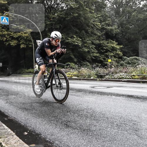 13.09.2026 - Stadtparktriathlon H.Heesch http://msf.ph/oto/10280048 13.09.2026 09:08:56 Radfahren 24, 29, 39, 164 meine-sportfotos.de