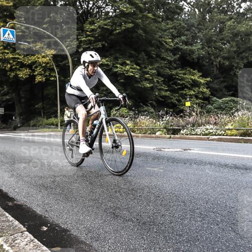 13.09.2026 - Stadtparktriathlon H.Heesch http://msf.ph/oto/10280061 13.09.2026 10:36:11 Radfahren 380, 389, 430, 443, 454 meine-sportfotos.de