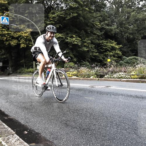 13.09.2026 - Stadtparktriathlon H.Heesch http://msf.ph/oto/10280076 13.09.2026 10:36:35 Radfahren 347, 361, 479 meine-sportfotos.de
