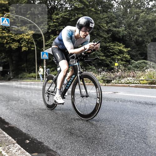 13.09.2026 - Stadtparktriathlon H.Heesch http://msf.ph/oto/10280084 13.09.2026 10:36:44 Radfahren 542, 569 meine-sportfotos.de