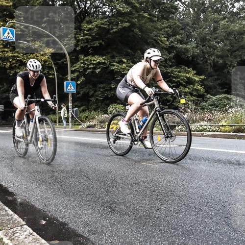 13.09.2026 - Stadtparktriathlon H.Heesch http://msf.ph/oto/10280100 13.09.2026 10:36:58 Radfahren 346, 382, 439, 575 meine-sportfotos.de