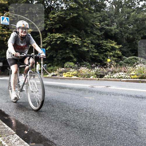 13.09.2026 - Stadtparktriathlon H.Heesch http://msf.ph/oto/10280114 13.09.2026 10:37:04 Radfahren 221, 345, 414, 480 meine-sportfotos.de