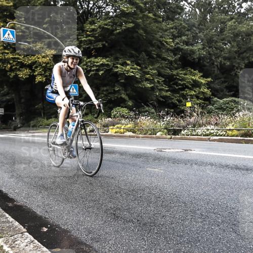 13.09.2026 - Stadtparktriathlon H.Heesch http://msf.ph/oto/10280121 13.09.2026 10:37:13 Radfahren 354, 406, 568 meine-sportfotos.de