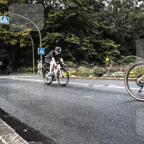 13.09.2026 - Stadtparktriathlon H.Heesch http://msf.ph/oto/10280240 13.09.2026 10:38:17 Radfahren 353, 358, 392, 464 meine-sportfotos.de