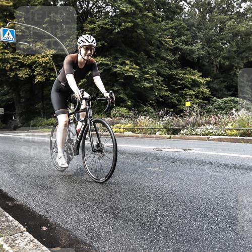 13.09.2026 - Stadtparktriathlon H.Heesch http://msf.ph/oto/10280247 13.09.2026 10:38:18 Radfahren 353, 358, 392, 464, 490 meine-sportfotos.de