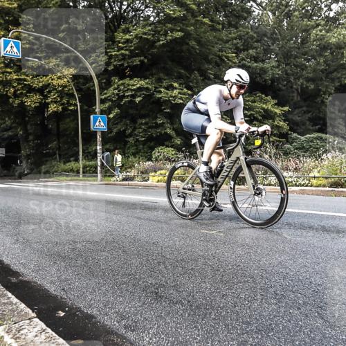 13.09.2026 - Stadtparktriathlon H.Heesch http://msf.ph/oto/10280271 13.09.2026 10:38:54 Radfahren 462, 486, 523, 543, 550 meine-sportfotos.de