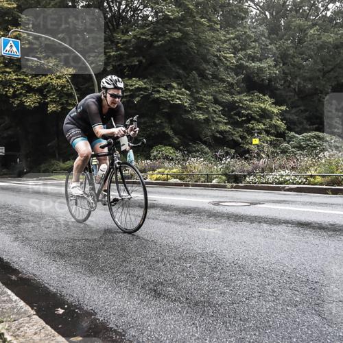 13.09.2026 - Stadtparktriathlon H.Heesch http://msf.ph/oto/10280273 13.09.2026 09:11:23 Radfahren 12, 26, 139, 145, 185 meine-sportfotos.de