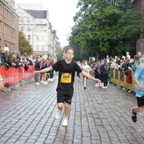 13.09.2026 - Kiel Lauf Yannick Fuchs http://msf.ph/oto/10280288 13.09.2026 08:53:31 Ziel 347, 1159, 2016, 2570, 2614, 2743, 3210, 3328, 4291, 5177, 5284, 5344, 5455, 6846, 6894, 6979, 7240, 7635, 8857, 8947, 9410, 10122, 11185, 11455, 11830, 12168, 237, 1263, 1919, 2743, 2985, 3316, 3419, 4060, 4756, 5149, 5342, 5373, 5436, 6103, 6579, 7085, 7170, 7875, 8018, 8095, 8510, 8541, 8601, 8819, 10390, 10627, 11706, 888, 1149, 1332, 2447, 3234, 4607, 5120, 6004, 6267, 6628, 6702, 8024, 8525, 8671, 8968, 9816, 10997, 5147, 5405, 6210, 10024, 12488 meine-sportfotos.de