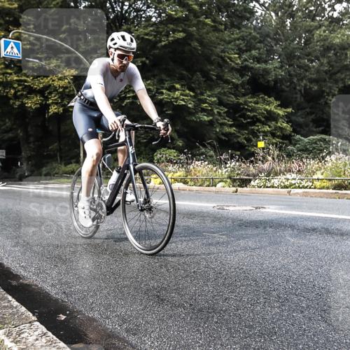 13.09.2026 - Stadtparktriathlon H.Heesch http://msf.ph/oto/10280294 13.09.2026 10:39:13 Radfahren 450, 520 meine-sportfotos.de