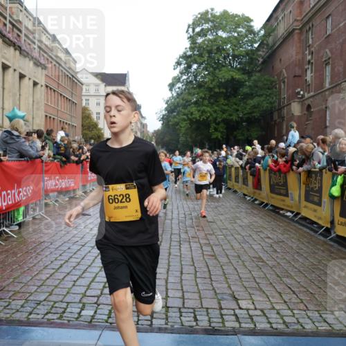 13.09.2026 - Kiel Lauf Yannick Fuchs http://msf.ph/oto/10280312 13.09.2026 08:53:32 Ziel 347, 1159, 2016, 2570, 2614, 3210, 3328, 4291, 5177, 5284, 5344, 5455, 6004, 6846, 6894, 6979, 7240, 7635, 8525, 8857, 8947, 9410, 10122, 11185, 11455, 11830, 12168, 1263, 1919, 2743, 2985, 3316, 3419, 4060, 4756, 5284, 5342, 5373, 5436, 6103, 6579, 7085, 7170, 7875, 8018, 8095, 8510, 8541, 8601, 8819, 10390, 10627, 11706, 12168, 258, 262, 888, 1149, 1332, 2447, 3234, 4607, 5120, 6267, 6628, 6702, 8024, 8671, 8968, 9816, 10997, 5147, 5405, 6210, 10024, 12488 meine-sportfotos.de
