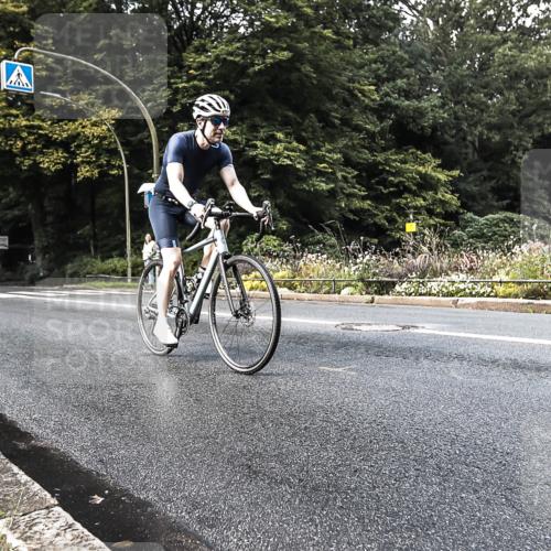 13.09.2026 - Stadtparktriathlon H.Heesch http://msf.ph/oto/10280318 13.09.2026 10:39:32 Radfahren 413, 468, 470, 506, 522 meine-sportfotos.de